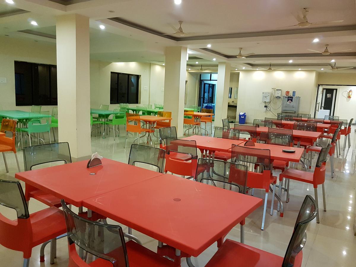 塔拉皮特斯瓦加塔姆国际酒店 塔拉皮斯 外观 照片