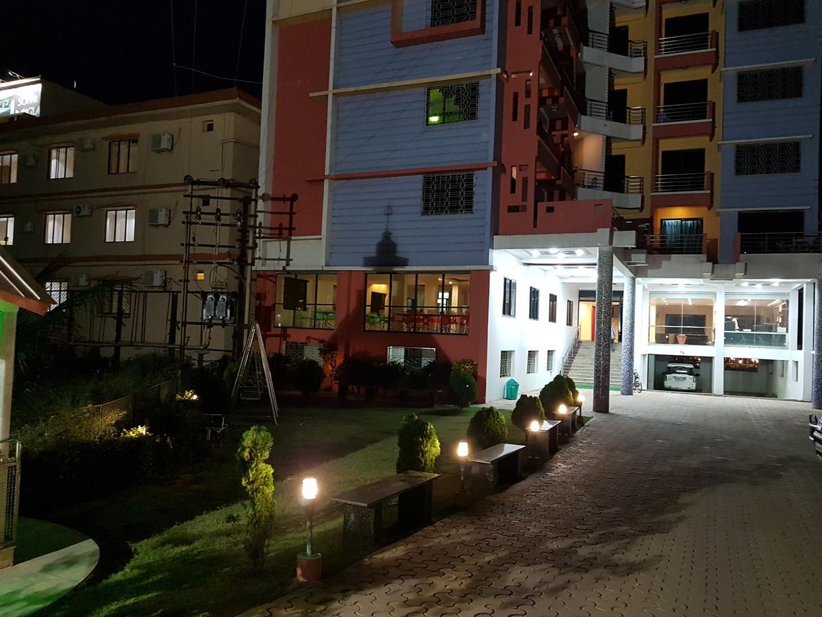 塔拉皮特斯瓦加塔姆国际酒店 塔拉皮斯 外观 照片